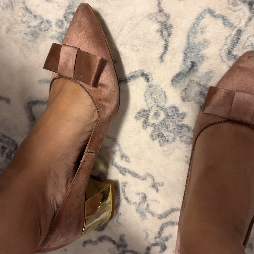 Lord and Taylor Women's Shoes with Bow Detail